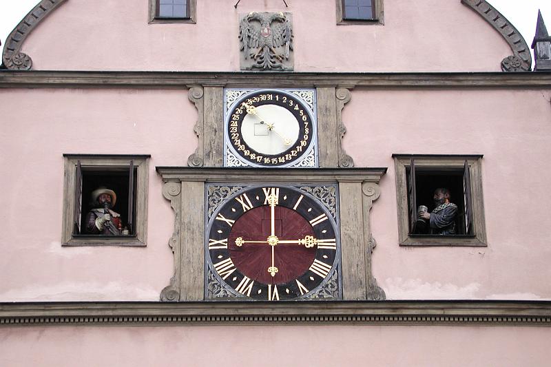 DSCN1480 Local entertainment. A moving, drinking town clock puts on its hourly show,