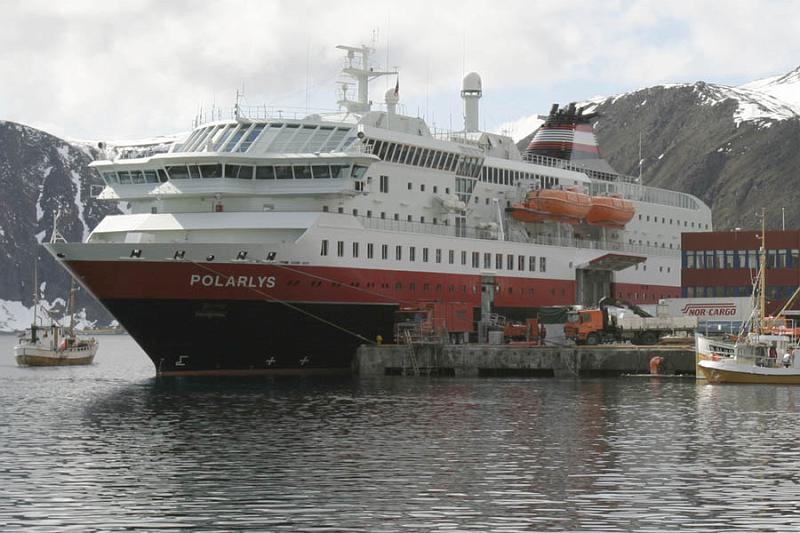 IMG_0570 The Polarlys loading and unloading cargo.